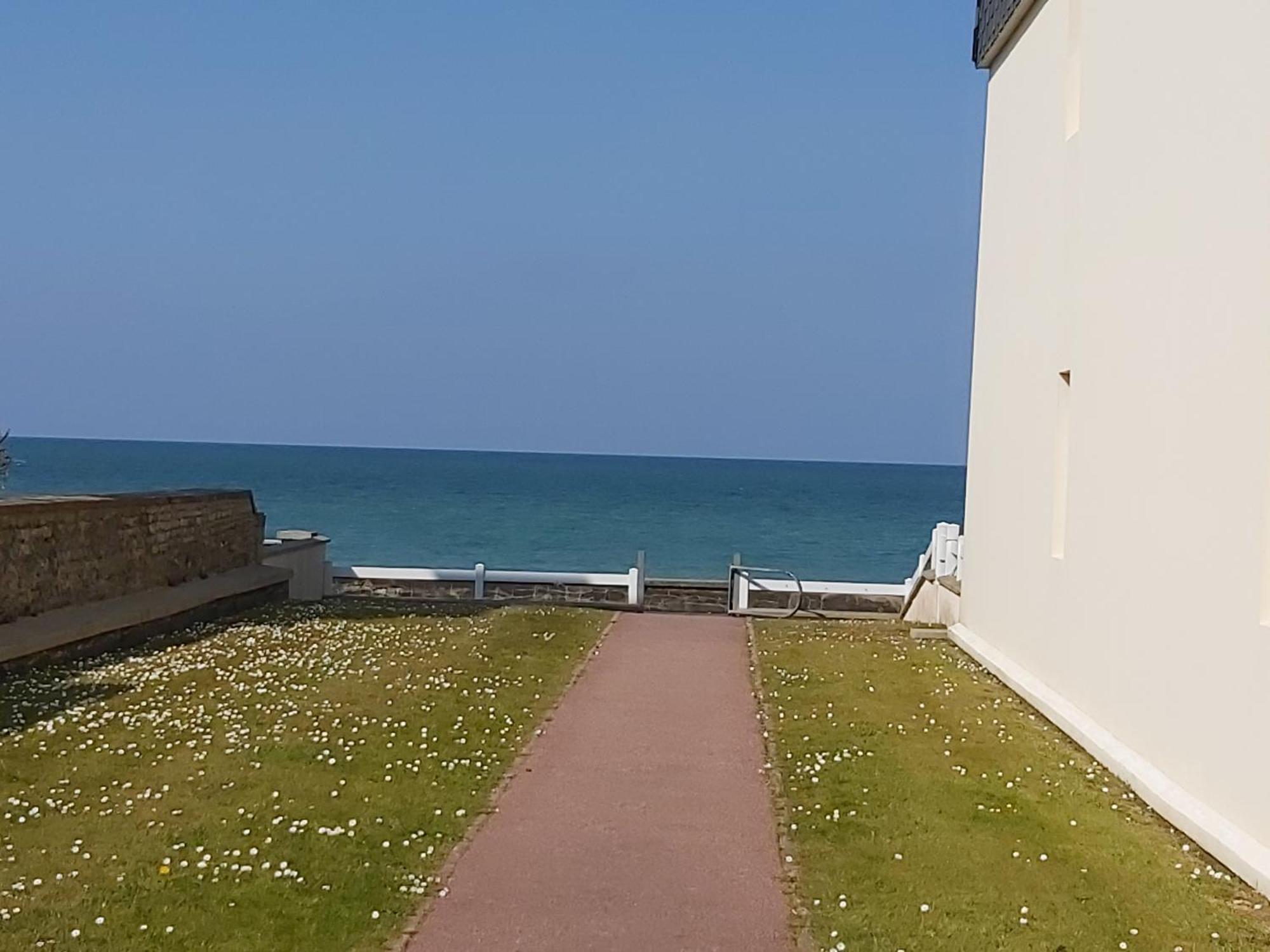 Les Pieds Dans L'Eau - Acces Direct A La Plage Bernieres-sur-Mer Ngoại thất bức ảnh